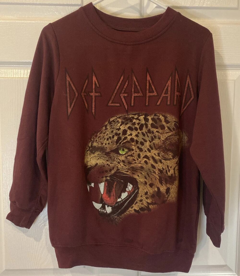 Def Leppard Leopard Graphic Band Sweatshirt Women's XS Maroon Crewneck Pullover